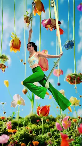 🧘🏻‍♀️YOGA BAY CÙNG JENNY & TRIZZIE VÌ THIỆN NGUYỆN 🙏🏻.    💜Yoga Bay là sự kết hợp các động tác Yoga truyền thống với sự hỗ trợ của dây vải treo, mang lại cảm giác nhẹ nhàng và tự do🕊️. Đây là cơ hội để bạn khám phá và trải nghiệm một phương pháp rèn luyện mới, giúp cải thiện sức khỏe và tinh thần☀️. 💛 Workshop sẽ được tổ chức vào cuối tuần tới với giá vé 250.000₫/người. Lớp học sẽ được mở khi có tối thiểu 5 học viên và sẽ diễn ra tại các khu vực thuận tiện nhất cho học viên (Quận 10, Quận 2, Quận 3,…). Cô @Jenny Trần sẽ hướng dẫn bạn từng động tác một cách tỉ mỉ và chu đáo. Đặc biệt, một phần số tiền vé sẽ được trích ra để làm thiện nguyện, giúp đỡ những người có hoàn cảnh khó khăn 🤲🏻. 💚 Tham gia Workshop này, bạn không chỉ cải thiện sức khỏe và tinh thần mà còn góp phần mang lại niềm vui và hy vọng cho những người kém may mắn 🍀.  Hãy cùng với Jenny và Trizzie chung tay lan tỏa yêu thương và chia sẻ với cộng đồng với tinh thần của sự thấu hiểu sâu sắc…🤲🏻.  #Aerialyoga #yoga #charity #helppeople #workshop #thiennguyen #trizzieha #CharityEvent #YogaWorkshop #HealthAndWellbeing #SpreadLove #CommunitySupport #improvehealth #freedomspirit