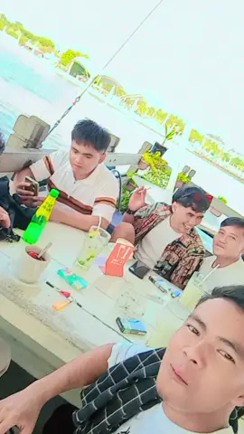 tak parloh genteng sing penting cakang alakoh😄