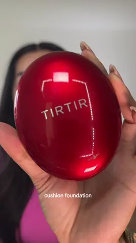 Did you know the red cushion is waterproof and sweatproof??!!! It's absolutely perfect for summer.😍😭Beat the heat while staying flawless.✨ #tirtir #tirtirbeauty #maskfitredcushion #cushionfoundation #redcushion #tirtircushion #paidcollaboration 