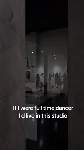 but I'm not #dancestudio #dancers #dance #dubai #passion #onceadanceralwaysadancer #class #training #choreography 