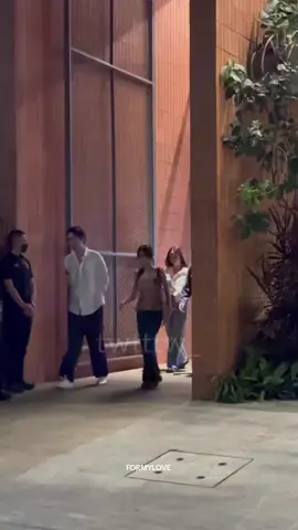 chụy fan được love sờ bụng hôm nào thì nay đã sinh em bé 🥳🥳 c : twtttw #loverrukk #milkpansa  #milklove 