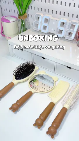 Bộ 4 món lược và gương giá siu hạt dẻ #set4monguongluoc #guongcamtay #gương #lược #luocchaitoc #review #thaothichriviu #xuhuong #unboxing #viral #trending #foryou #fyp #xh 
