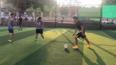 ဝါသနာအရဘောလုံးသမားလေးပါ🤣🤣😘😘😂##