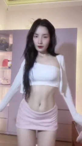 Nghe nói bài này cuốn🫣#xuhuongtiktok #huyenneodance 