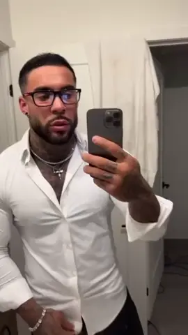 #me #foryou #parati #tattoo #glasses #elegant #formal #look #white #black #inkedmen #fashion #viral