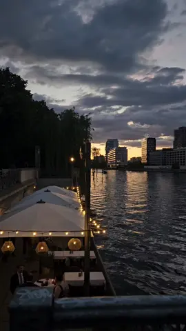Berlin 📍 #berlin#WeekendVibes #berlintagundnacht #warschauerstraße #nightwalks#photography #spree#germany #fyp