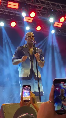 essa mexe com todo mundo!🤍 #mcig #modoesquece #show #fyp 