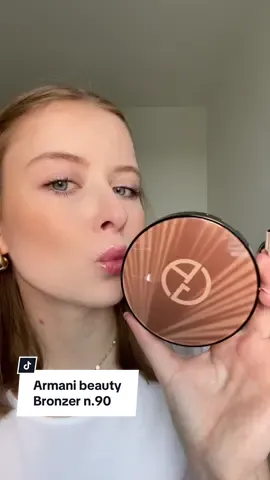 New Armani Luminous silk bronzer in shade 90 and im in love 🖤  #armanibeauty #armani #bronzer #luminoussilk #beauty #cosmetics #makeup #makeupartist #brand 