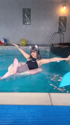 kitty in da pool #catgirl #poolparty #cosplay 
