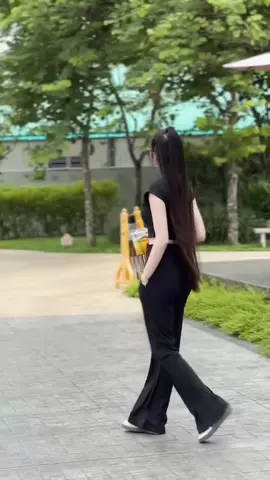 ชุดเซ็ทสไตล์มินิมอล ผ้าดีแพ็ทเทิร์นแป๊ะ #เสื้อผ้าแฟชั่นผู้หญิง #เสื้อผ้าผู้หญิง #เสื้อแฟนชั่นสวยๆ #ชุดเซ็ทสวยๆ #ชุดเซ็ต #ชุดเซ็ท2ชิ้น #เซต2ชิ้น #กางเกงขายาว #เสื้อครอปผู้หญิง 