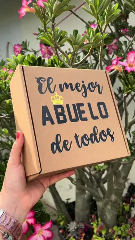 ES HOY ES HOYYYY!!!! DIA DEL PADRE💙 y tocó personalizar esta cajita para un abuelito✨ #tiendaderegalos #emprendimiento #cajaspersonalizadas #regalospersonalizados #trending #personalizado 