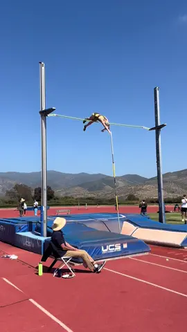 World leading jump of 4.85 (15’11) 😁💃🏼 #polevault #olympics #athletics 
