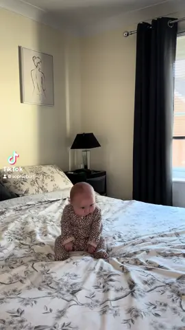 Well we tried 😂 #3monthsold #sitting #baby #lazy #sunday 