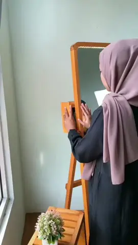 Kalau bukan buat kamu, buat siapa lagi kita bikinin free desain before order.  Wes, model apapun tak jabanin.  Wes tah, tanya sendiri aja ke sini 0851 7230 0793  #custommade #desaininterior 