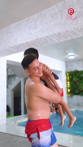 👔🌟 ¡Feliz Día del Padre desde Hotel El Rosal! 🌟👔 En este día tan especial, queremos rendir homenaje a todos los padres que con su amor, esfuerzo y dedicación hacen del mundo un lugar mejor. ❤️ Agradecimiento sincero: Gracias por ser el pilar de nuestras familias. 👨‍👧‍👦 Momentos inolvidables: Celebramos cada risa, cada consejo y cada abrazo. 🌟 Héroes cotidianos: Porque ser papá es el trabajo más importante y valioso. Desde Hotel El Rosal, les deseamos un día lleno de alegría y momentos especiales. ¡Feliz Día del Padre! 🏨💖 #HotelElRosal #DíaDelPadre #HomenajeAPapá #CelebraciónEspecial #FelizDíaPapá