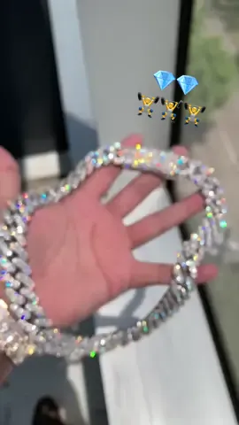 Vvs diamond cuban chain 💎🏋️ #houston #diamonds #dallas #austin #customjewelry #jewelerymaking #jewelry #jeweler #diamonchain #vvs #vvsdiamonds #rap #rapmusic #hiphopculture #luxury 
