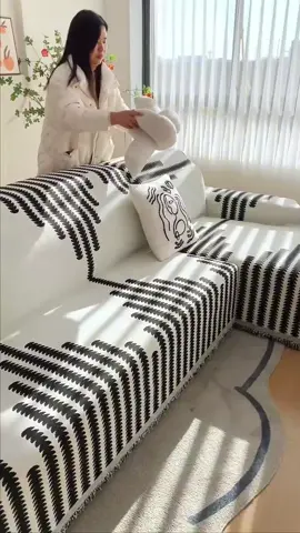 This woven sofa cover is really great! It looks good, has a nice texture, and is dust and cat scratch resistant.#sofacover #Home #homedecor #sofaslipcover #foryou 
