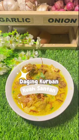 Bismillah… Selamat Hari Raya Idul Adha 1445 Hijriah untuk semua teman2. Yuk save dulu buat nanti masak daging Kurban nya 😍  . . DAGING KURBAN KUAH SANTAN . . Bahan:  Daging sapi  Iga sapi  Santan  Lengkuas Sereh  Daun salam Daun jeruk Daun bawang  Air secukupnya . Bumbu wangen:  Kemiri sangrai  Jinten sangrai  Ketumbar sangrai  Lada hitam sangrai  Kayu manis  Bunga lawang  Kapulaga  . Bumbu halus:  4 siung bawang merah  4 siung bawang putih  Jahe  Kunyit  2 cabe merah besar buang biji  . Pelengkap:  Kentang goreng  Emping  Tomat potong  Sambel  Jeruk nipis/limau  Bawang goreng  Seledri  . . #dagingsapi #iduladha #supdaging #sotobetawi #dagingkurban #creatorsearchinsights 