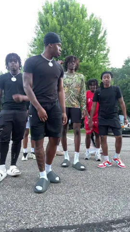 O79 hand it ovaa😂🔥 #fyp #minnesota #xybca #viralvideo #minnesotatiktok #fypp #dancechallenge #tiktokdances #J5 #zeromeech #612boys 