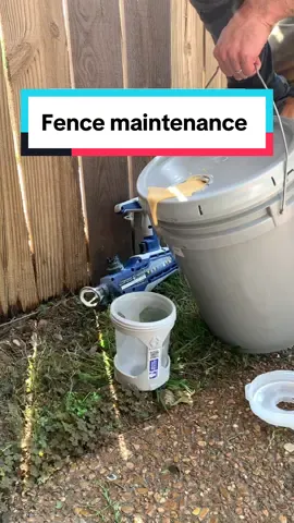 Got the fence powerwashed recently so decided to seal it and fix the gate latch 👍🏻 #yard #landscape #landscaping #DIY #fence #landscaper #backyard #paint #painter #handyman 