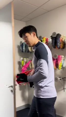 Tottenham’s bootroom behind the scenes 👀 #tottenham #PremierLeague  #futballersfc 