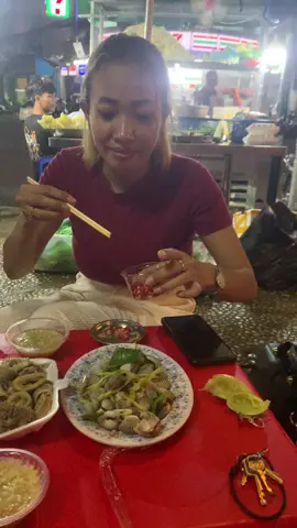 ពីរនាក់ប្អូនឃ្លានពោះគោទឹកប្រហុកយូរហើយ