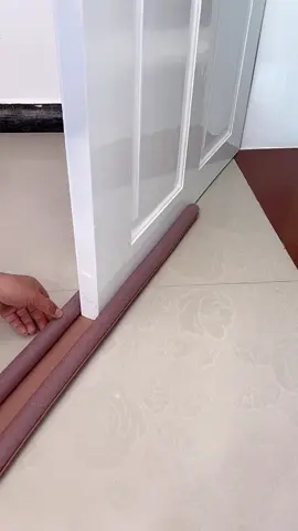 Strip penyegel bawah pintu, strip tahan angin, strip kedap suara jahitan pintu anti debu, anti nyamuk #strippenyegelanbawahpintu #strippenyegelan #penutuplubangbawahpintu #fypindonesia 