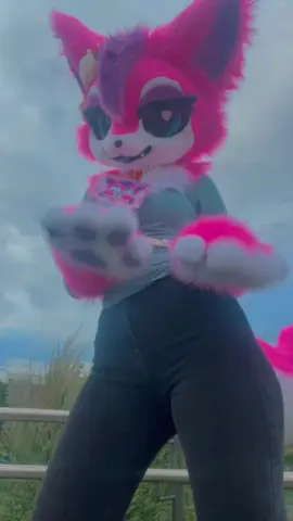 💖💖💖 #pinkfurryyyy #kemono #meeting #fennec #tailswags #furryfandom2024 #fursona #fursona #cuteniss #tik_tok #furrys #paws #shake #gurl 