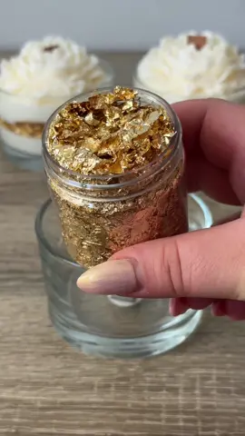 Egy kis újdonság. Te milyen nevet adnál neki? 💛 #sweetdream #candle #candlemaking #gold #gelwax #soywax #handmade #hazaitermék #pusztuljonforyouba #foryou #foryoupage #candlebusiness #SmallBusiness 