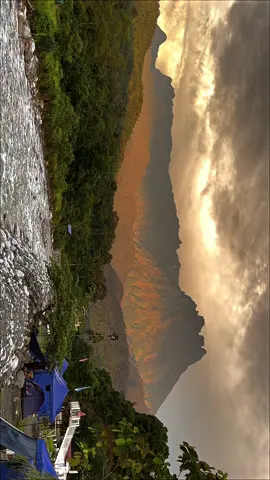 setujuk ? Setiap cuti kebanyak sabahan akan ke tempat yang view gunung kinabalu sabah chill 🫵 #sunset #fyp #sabah #kotakinabalu #malaysia #foryou #sunsetviews #chill #peace #sabahan #gunungkinabalu #cuti #holiday 