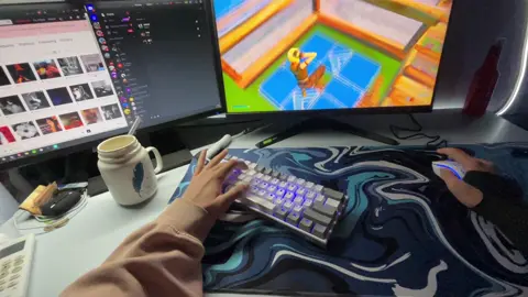 هاند كام عشان الي يقولوا ماكرو 👁️! #pov #handcam #setup #kdm #pc #foryou #fyp #fortnite #CapCut #سيت_اب #فورتنايت 