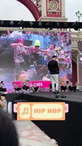 Trả lời @XxxNQ mấy nay mọi người đang bàn tán về diễn viên phụ này quá trời rồi 🤣 em còn bé, mng dành lời hay ý đẹp cho e nha 🙈 #moanmoan #badbie #hiphop 