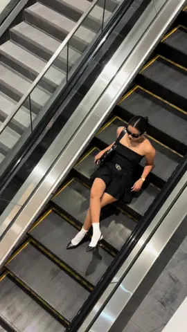 my entry ✨ I hope I'm not that late #y2k #outfitideas #escalatortrend #trending #pinterestgirl 