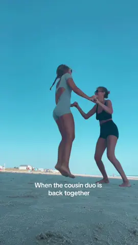 The best week of the year👭🌊 @Piper O'Donnell #beach #cousins #bffs 