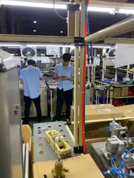 1 chuyền 10 người làm 9 người còn người đứng chơi#uocduoclenxuhuong2024❤ #hunghinhsu #ctyquocteviendong #nhacchehay 