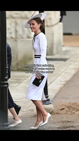 The Princess of Wales did her first public appearance since March during this weekend for the Trooping The Colour 2024! She chose a dress from one of her favs designers Jenny Packham and hat from Philip Treacy! . . #katemiddleton #katemiddletonstyle #katemiddletonfashion #princessofwales #fashiontiktok#philiptreacy #royalfamily 