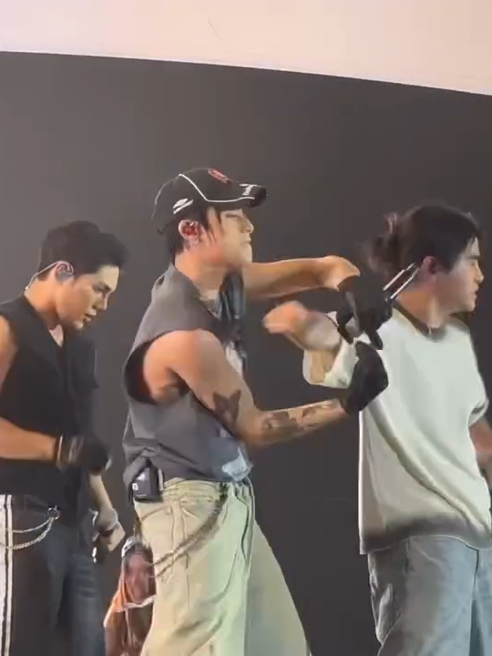 #SB19 sa Naliyagan Festival 2024 celebration. PIRTING singgit sa mga AgSurNon sa GENTO performance sa SB19 atol sa selebrasyon sa Naliyagan Festival. | JHONG BOSTON video courtesy PPIO-AgSur |PERIODICONORTE