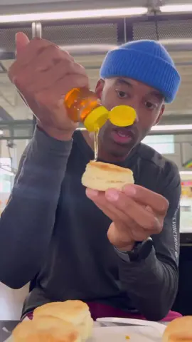 my girlfriend told me it was time to start pulling my weight around the house when I’m not working 👨🏾‍🍳🍞  . so we found this biscuit making experience on @GetYourGuide where you can browse over 140,000 things to do worldwide 🤯 . never too old to learn new tricks 😋🍴 #GetYourGuidePartner