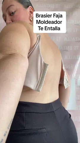 Faja y Brasier al mismo tiempo Si quieres comprimir y borrar esos gorditos de la espalda  Si quieres moldear el busto  Este #bra es udeal para ti!  💻www.fajastentalla.com #espalda #gorditos #brasier #brasiercopasprehormadas #brasiercolombiano #fajas #fajascolombianas 