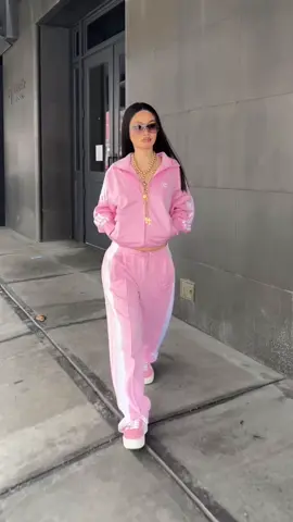 El Rosa The Pink💗 Dame un Look diferente, me encanta el look que me está dando.