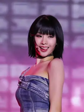 my hot gf🫠❤️‍🔥 #NATTY #KISSOFLIFE #KIOF #나띠 #kpop #fyp #foryou 