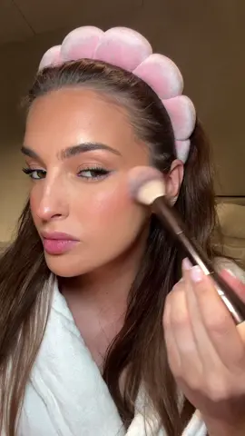 Grwm holiday nights ✨💞🏝️ #grwm #getreadywithme #holiday #Summer #summermakeup #glowymakeup #eveningmakeup #Eyeliner 