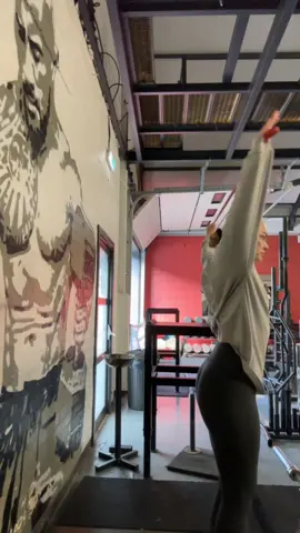 Upper seshin 🫂  full fit oner active 🫶🏼 #GymTok #upperbodyworkout #gymgirlshit #fypage #oneractive 