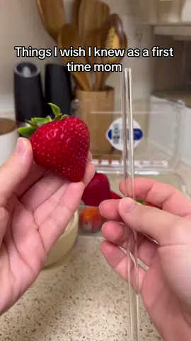Love these life hacks #momlife #lifehacks #momof2 #firsttimemom #wishiknew #babiesticktok #happybaby #teething #momtips #DIY #MomofTikTok #momtipsandtricks #mom #LifeHack #hack #mom #helpwithteething #fyp