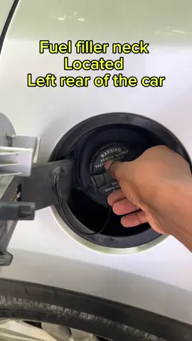 Where the fuel filler neck located ? #fuelgauge #essence #maintenancecar #redlightautomotive #carmechanictips #carcare #haitiantiktok #toolstoday #ayisyentiktok🇭🇹 