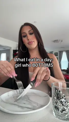 I meannnn yup! Keep my small figure #trans #lgbt #fyp 