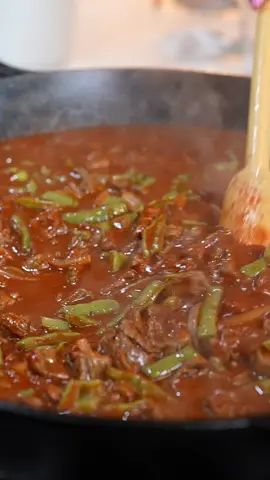 CHILE COLORADO CON NOPALES a very Mexican Traditional Recipe on a budget and under 30 minutes this is a recipe from my childhood that I love, it’s so simple and soooo delicious!  ‼️make sure you don’t add the liquid back with steak, and always cut your steak against grain  Ingredients:      My chile Colorado sauce 8 New Mexico , California or guajiro chile pods 1 Chile ancho 1 Roma tomato 2 garlic cloves 1 1/2 tsp oregano 1/2 tsp ground cumin Salt to taste 2 1/2 cups water        For the mix 2 lbs beef steak I’m using skirt but you can always use top round for a much cheaper alternative  1/2 onion 1 1/2 cleaned and cut nopales (cactus pads) 1 serving of love 💕  #chilecolorado #nopales #nopalitosenchilerojo #cactus #nopalitos #EasyRecipes #authenticmexicanfood #traditionalrecipes #bistec #chilerojo 