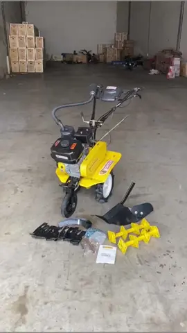 Mini Tiller Ronin New Series 900 Vanbelt mesin 7,5hp bensin tangki 5liter kelengkapan : 1. ban karet (tanpa ban dalam) 2. pisau rotary 3.singkal belakang (kupu-kupu) #indonesiamaju #bajaksawah #sayur #petanimodern #tiller #indonesia🇮🇩 #indonesia🇮🇩 #bajak #petanimilenial #bajaksawah #traktormini 