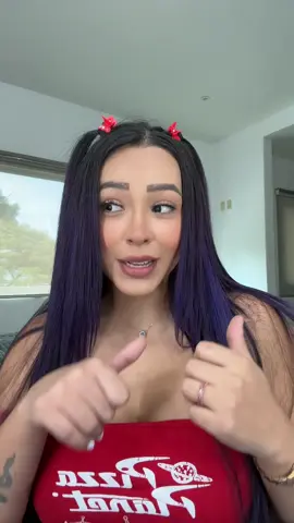 En este video solo se comentan emojis rojos ❤️