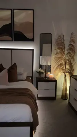 My bedroom decor 🤎 #bedroomdecor #blacktok #aesthetic #bedroom #blackgirl 